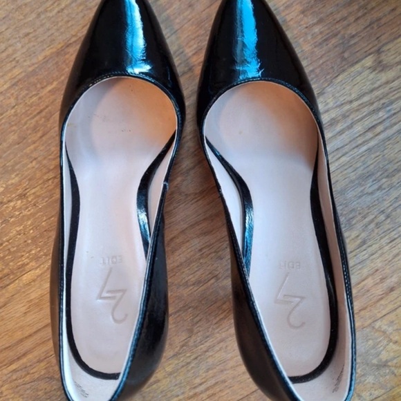 Naturalizer Black Patent Pointed-Toe Pumps - Picture 2 of 4